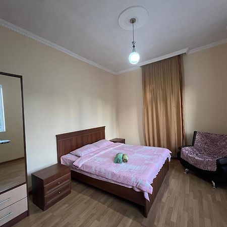 Apartment Merabi Batumi Exterior foto