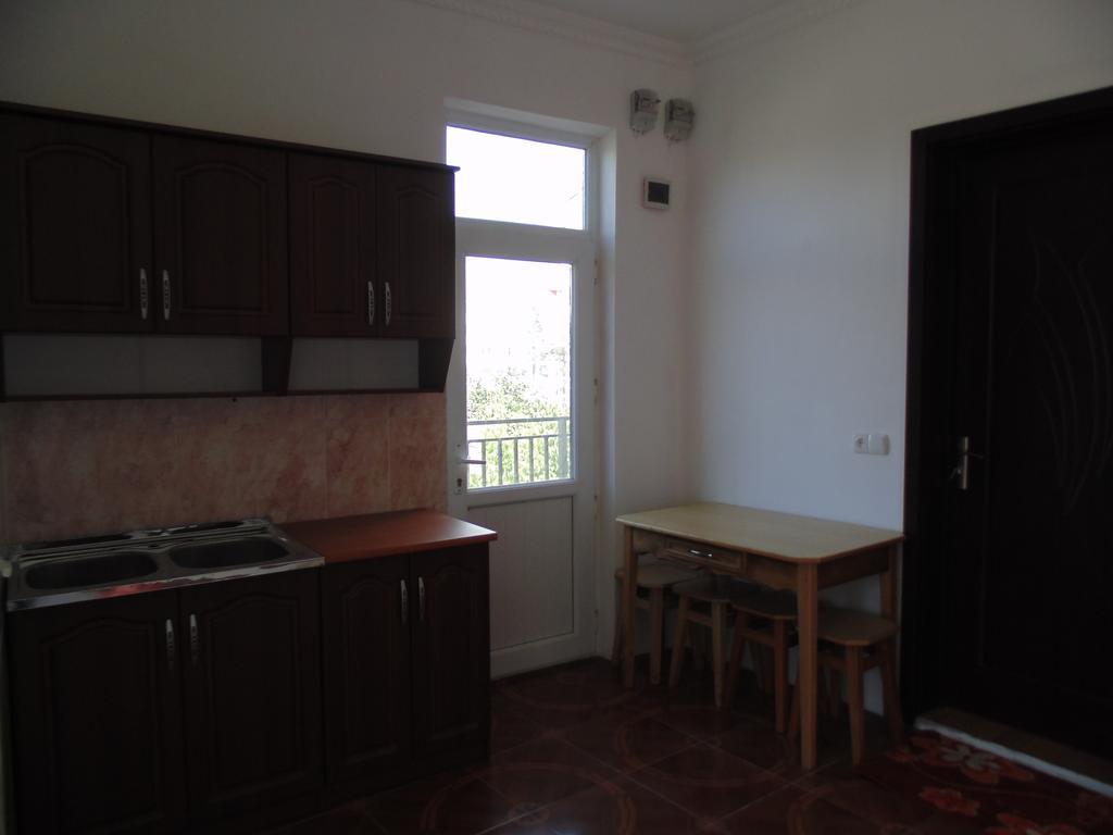 Apartment Merabi Batumi Habitación foto