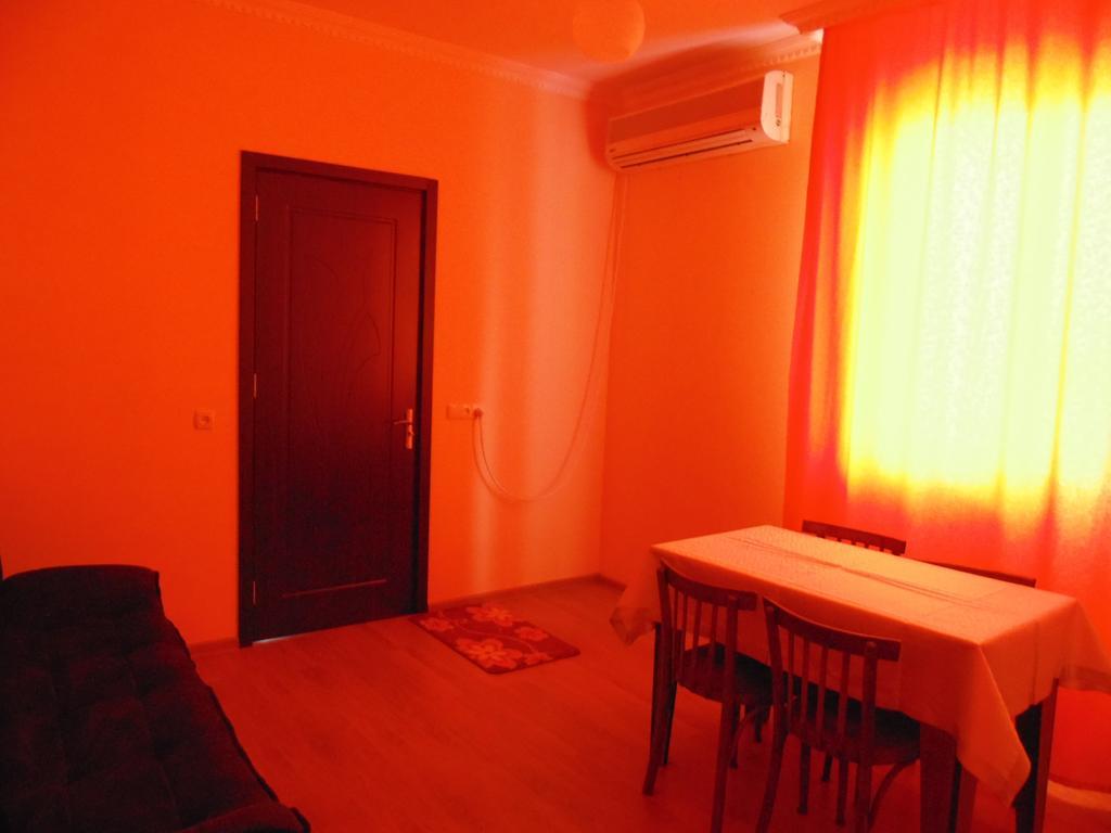 Apartment Merabi Batumi Habitación foto